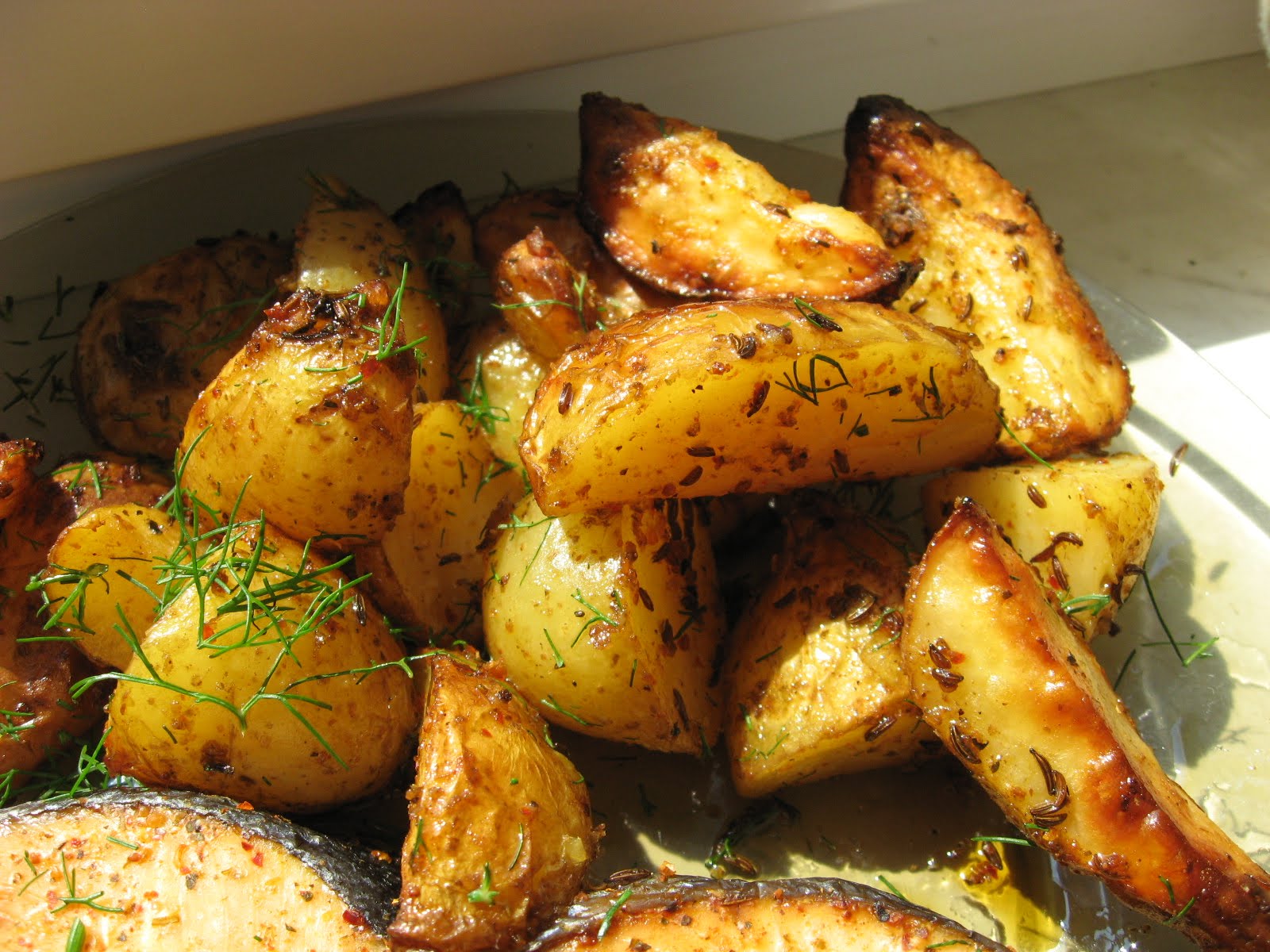 Картошка по деревенски на сковороде рецепт с фото